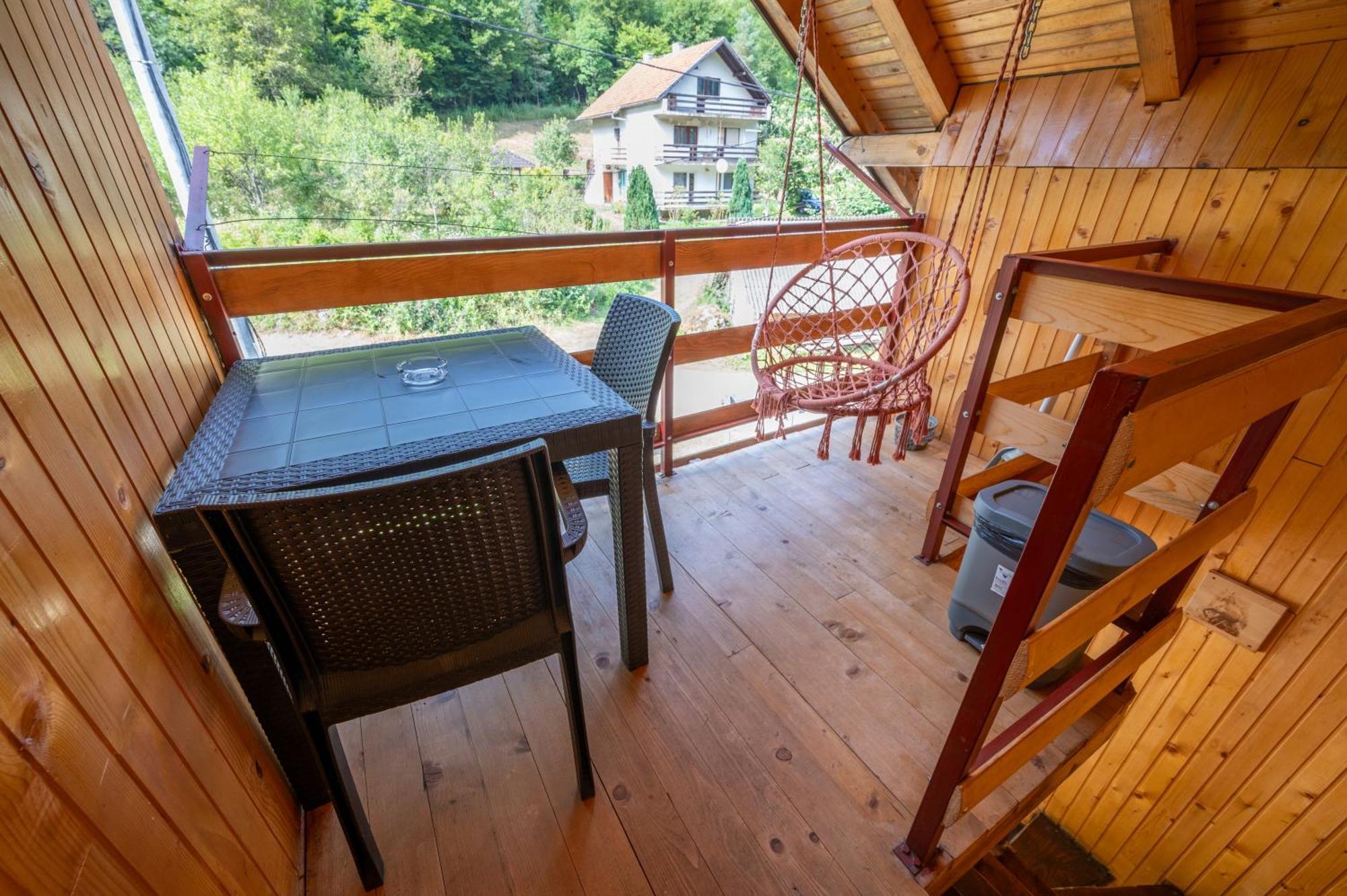Domacinstvo Na Kraju Svijeta Guest House Sipovo Exterior foto