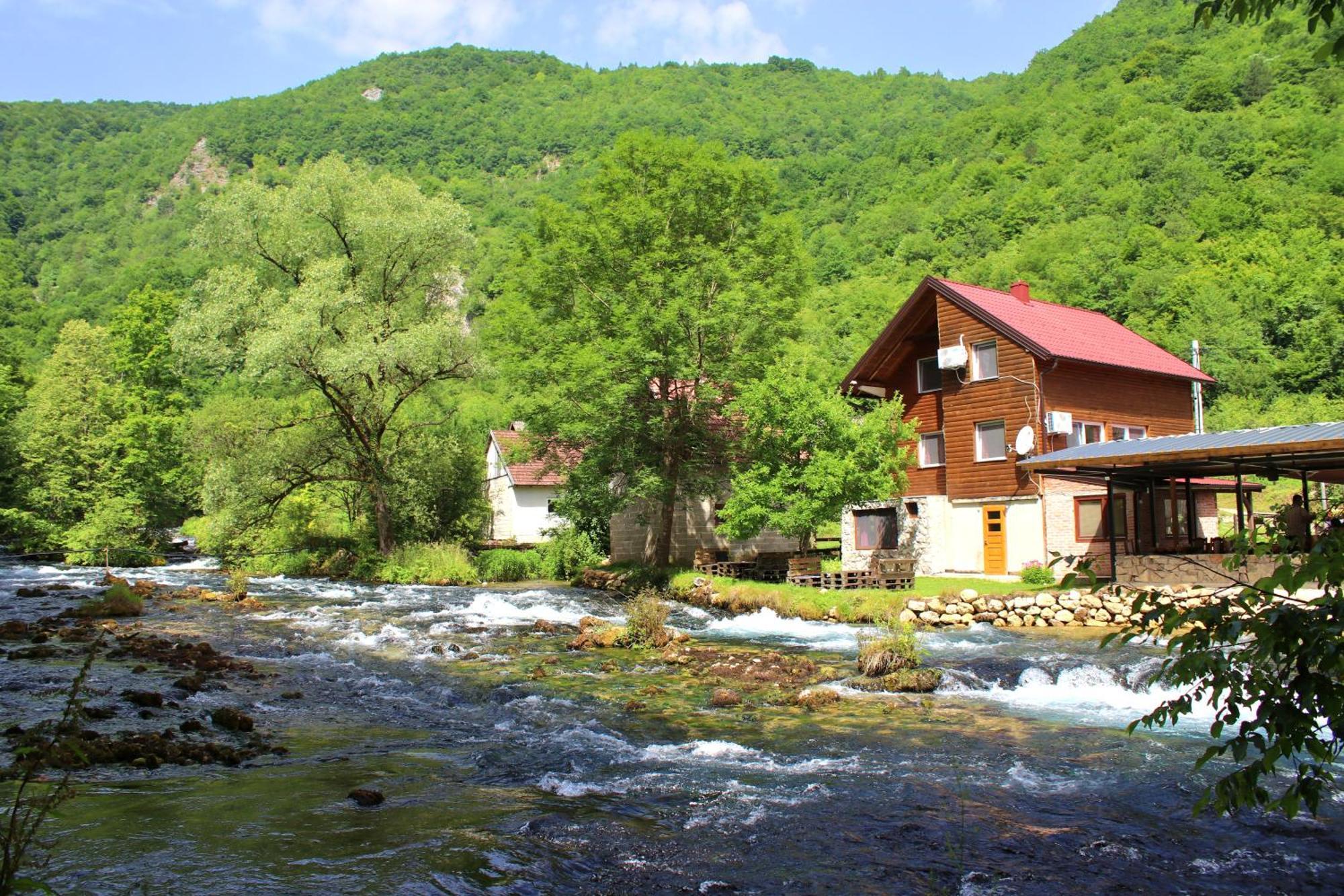Domacinstvo Na Kraju Svijeta Guest House Sipovo Exterior foto